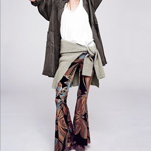 FREE PEOPLE FLOAT ON FLAIR PANTS NWT!